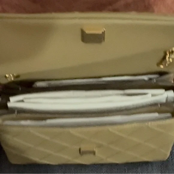 Brand New Tory Burch large Fleming Bag - Picture 3 of 6